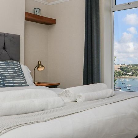 Through The Porthole Falmouth Exterior foto
