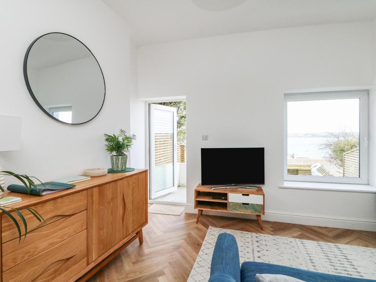 Through The Porthole Falmouth Exterior foto