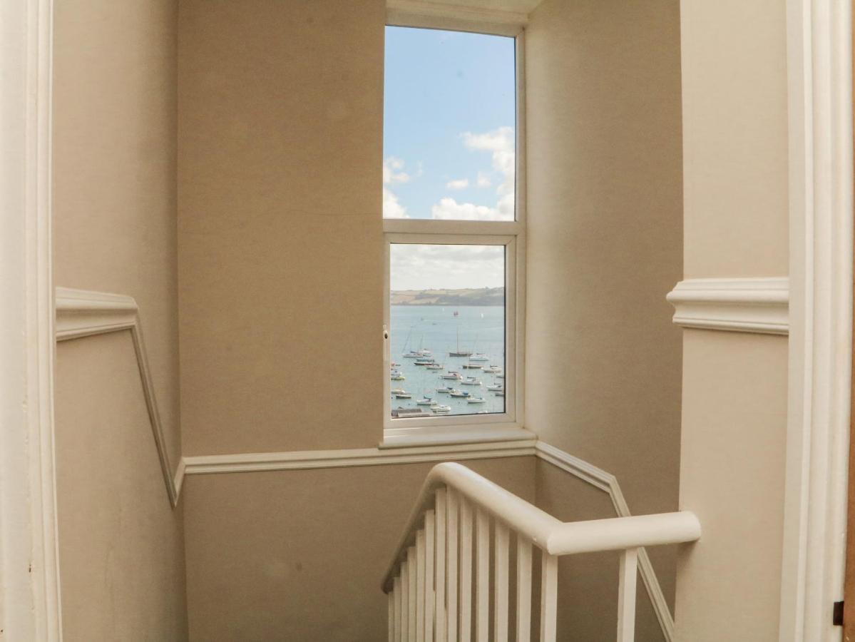 Through The Porthole Falmouth Exterior foto